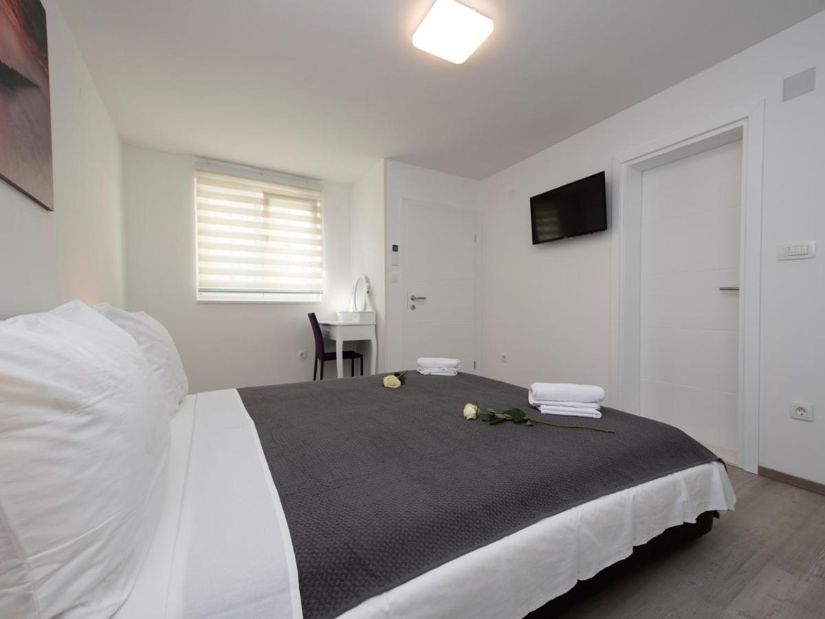 Apartment Piccolo Paradiso สปลิท ภายนอก รูปภาพ