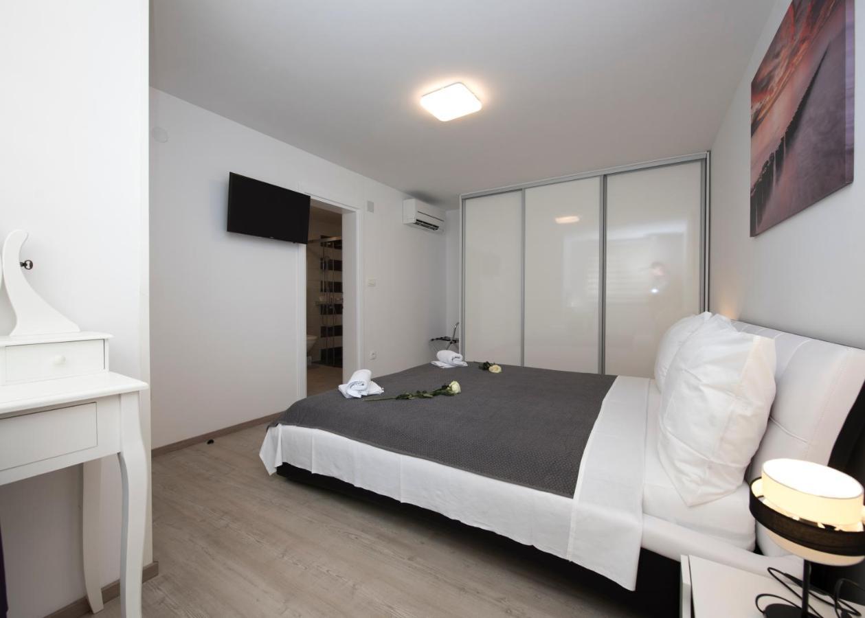 Apartment Piccolo Paradiso สปลิท ภายนอก รูปภาพ