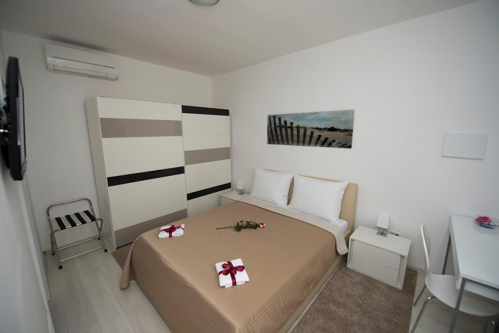 Apartment Piccolo Paradiso สปลิท ภายนอก รูปภาพ